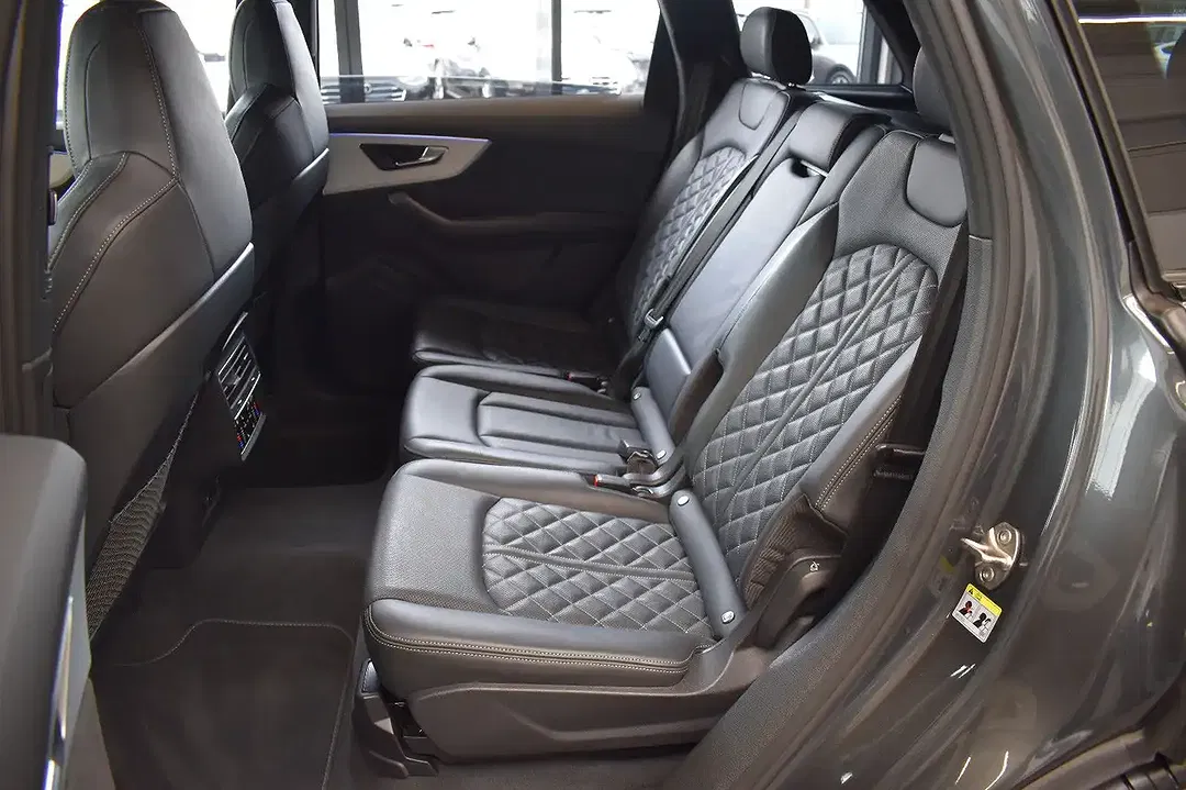 Audi SQ7 - Thumbnail 11