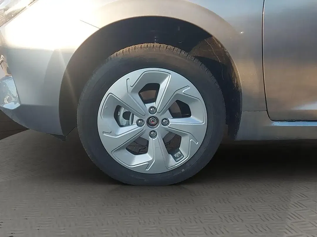 Suzuki Swift - Thumbnail 10