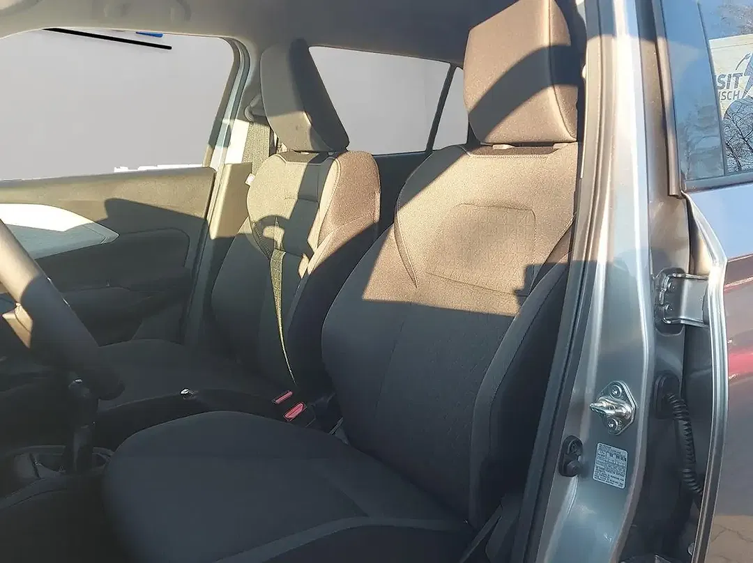 Suzuki Swift - Thumbnail 12
