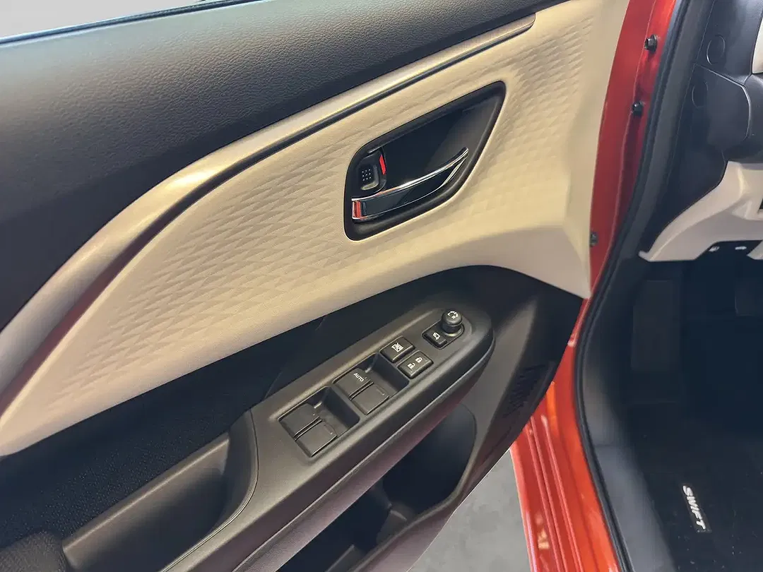 Suzuki Swift - Thumbnail 10