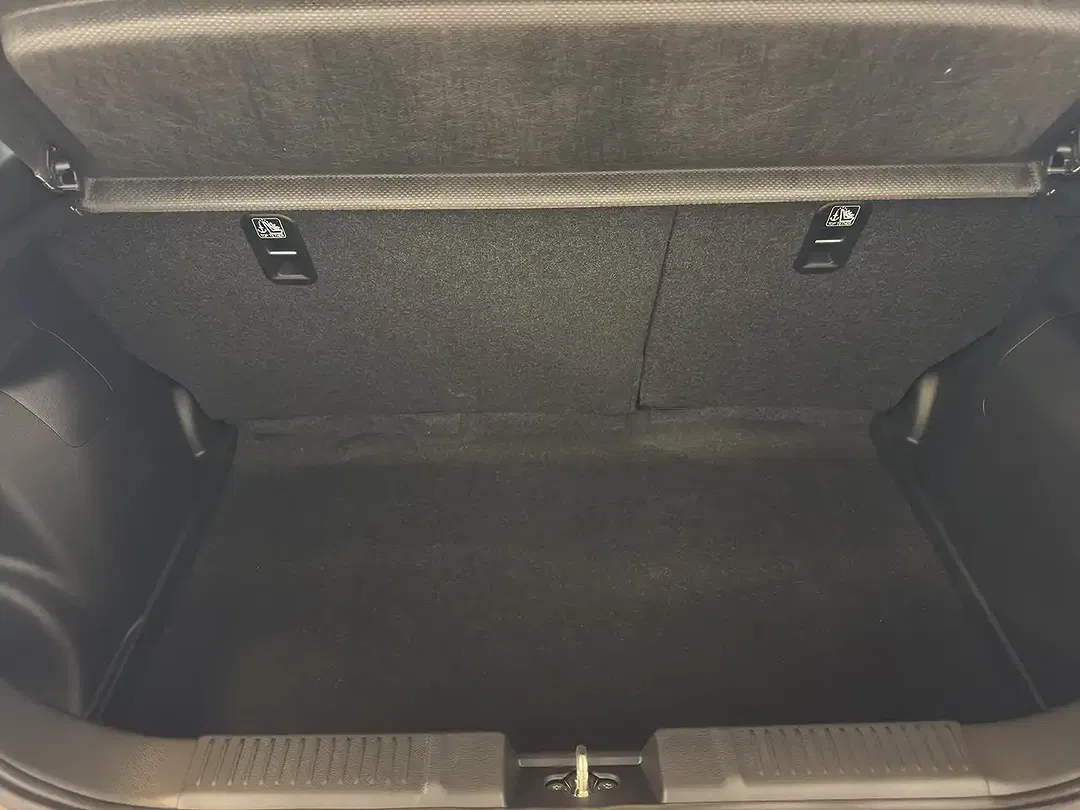 Suzuki Swift - Thumbnail 13