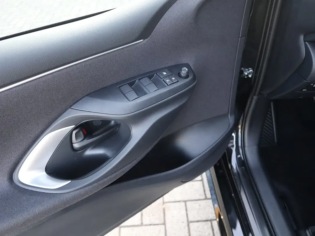 Mazda 2 - Thumbnail 10
