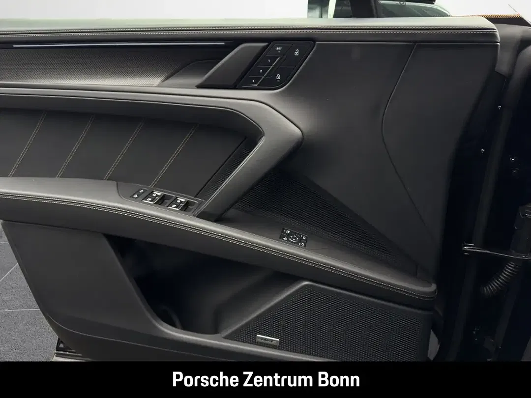 Porsche Cayenne - Thumbnail 12