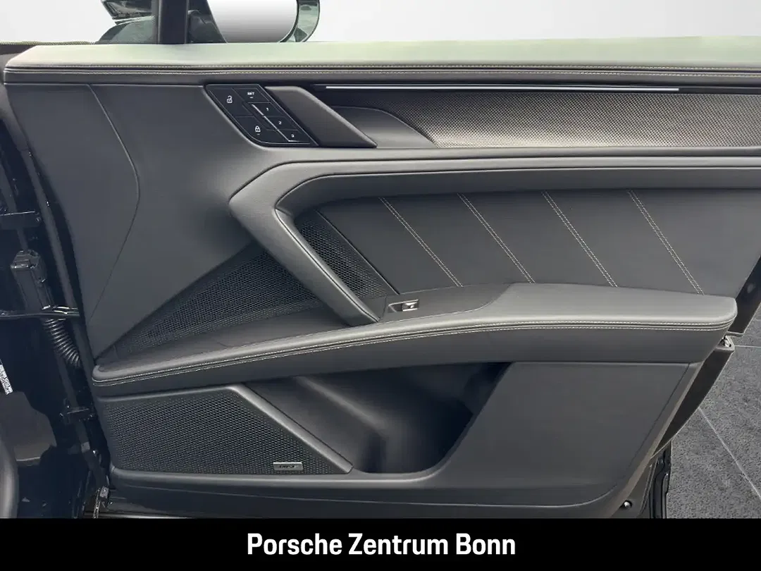 Porsche Cayenne - Thumbnail 17
