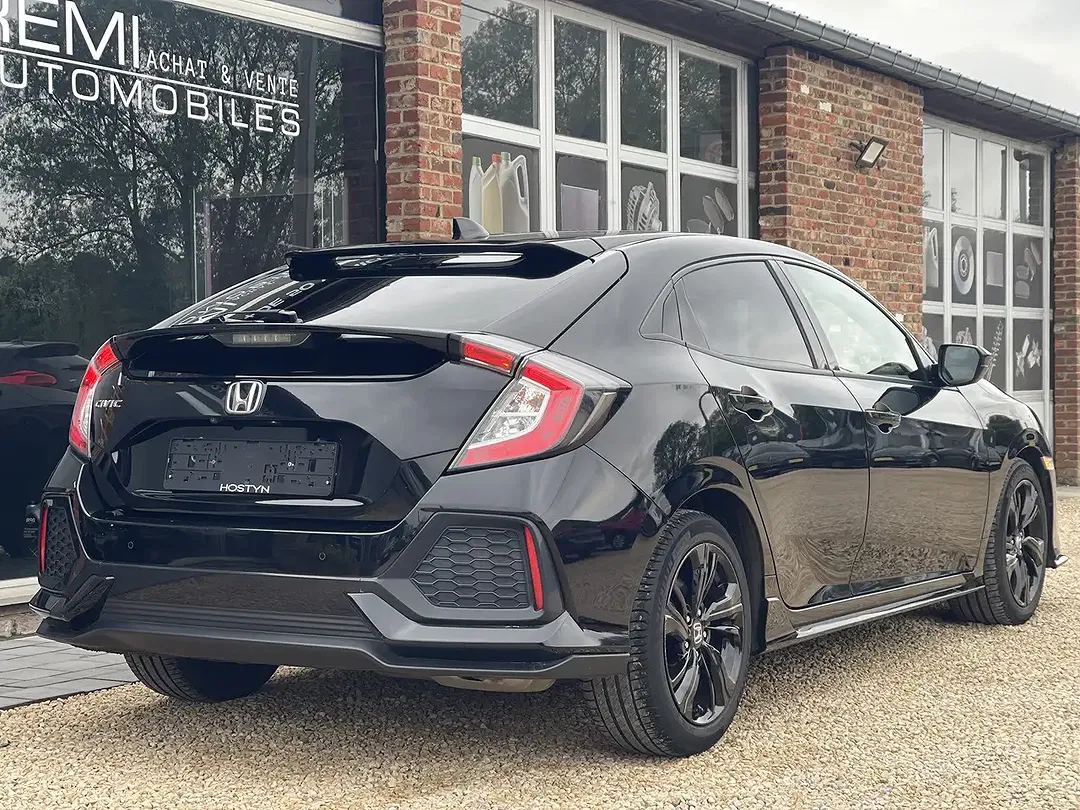 Honda Civic - Thumbnail 3