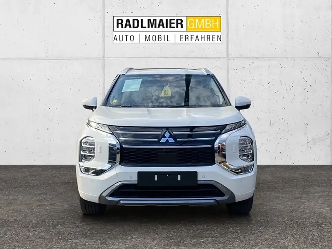 Mitsubishi Outlander - Thumbnail 6