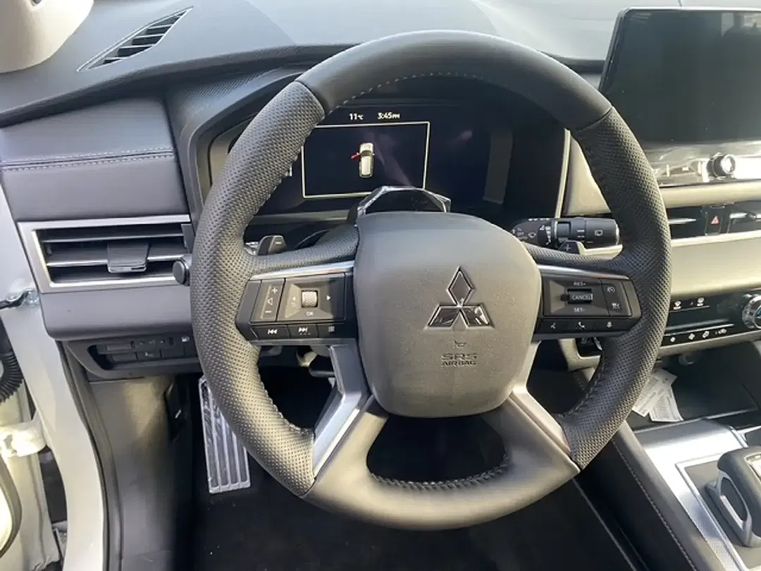 Mitsubishi Outlander - Thumbnail 8