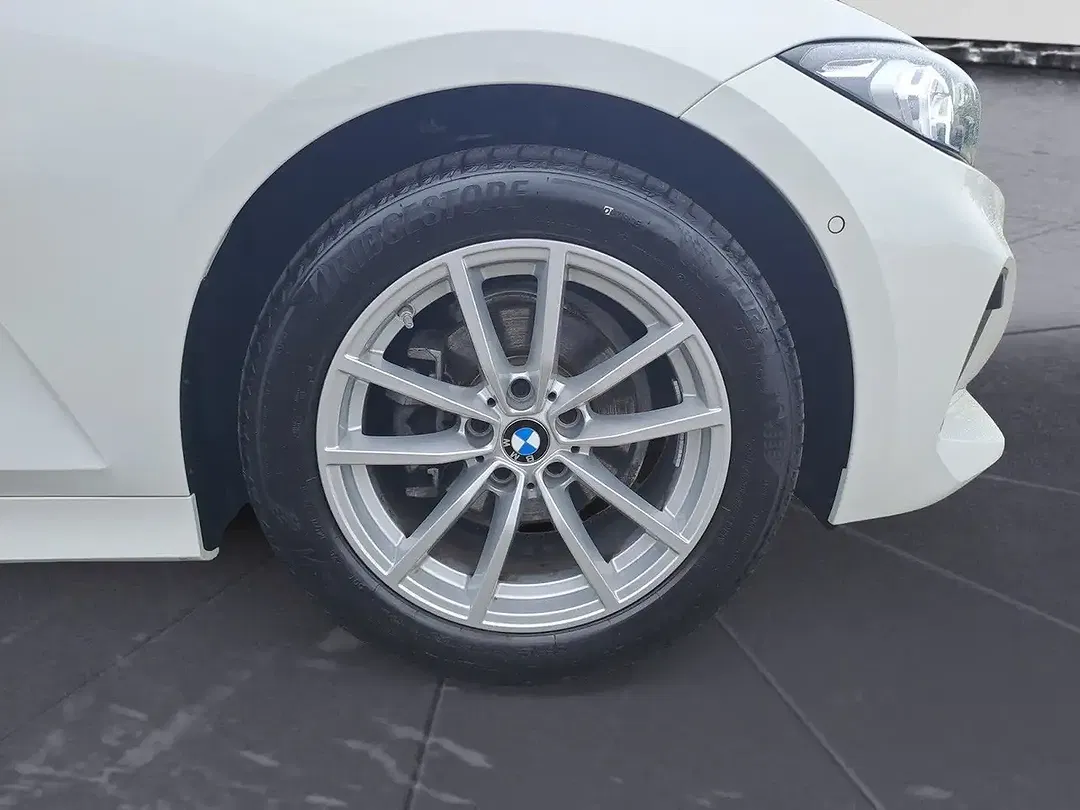 BMW 318 - Thumbnail 11