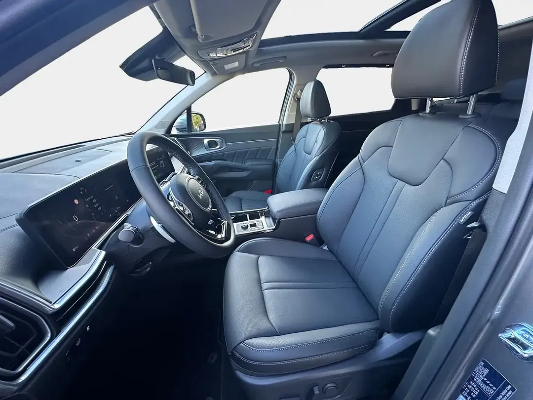 Kia Sorento - Thumbnail 8