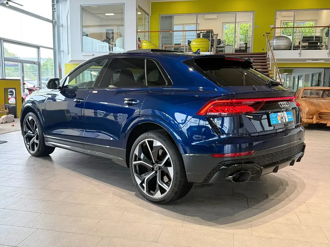Audi RS Q8 - Thumbnail 4