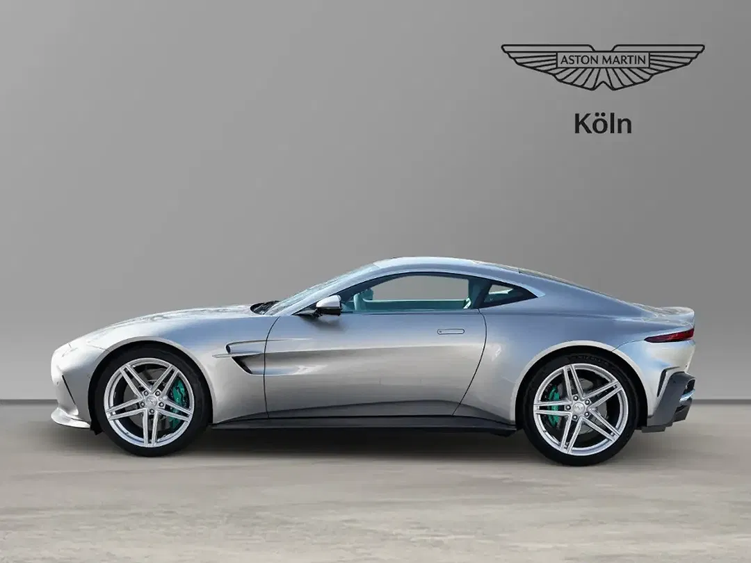 Aston Martin Vantage - Thumbnail 7