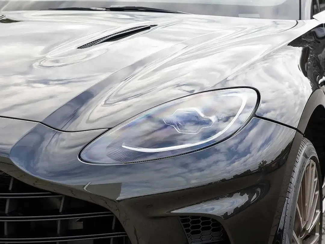 Aston Martin DBX - Thumbnail 10
