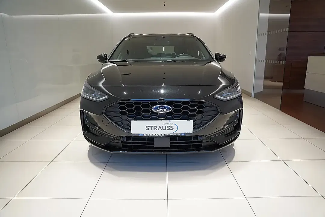 Ford Focus - Thumbnail 2