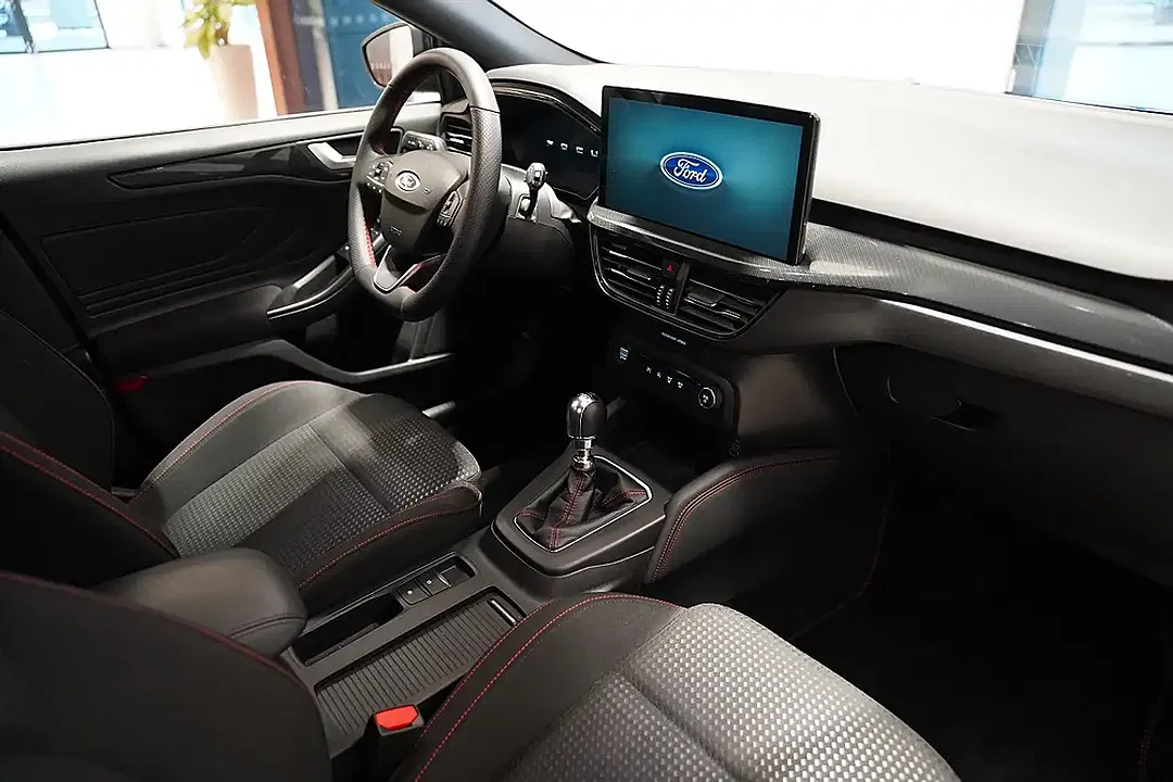 Ford Focus - Thumbnail 6