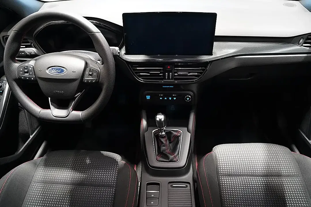 Ford Focus - Thumbnail 8