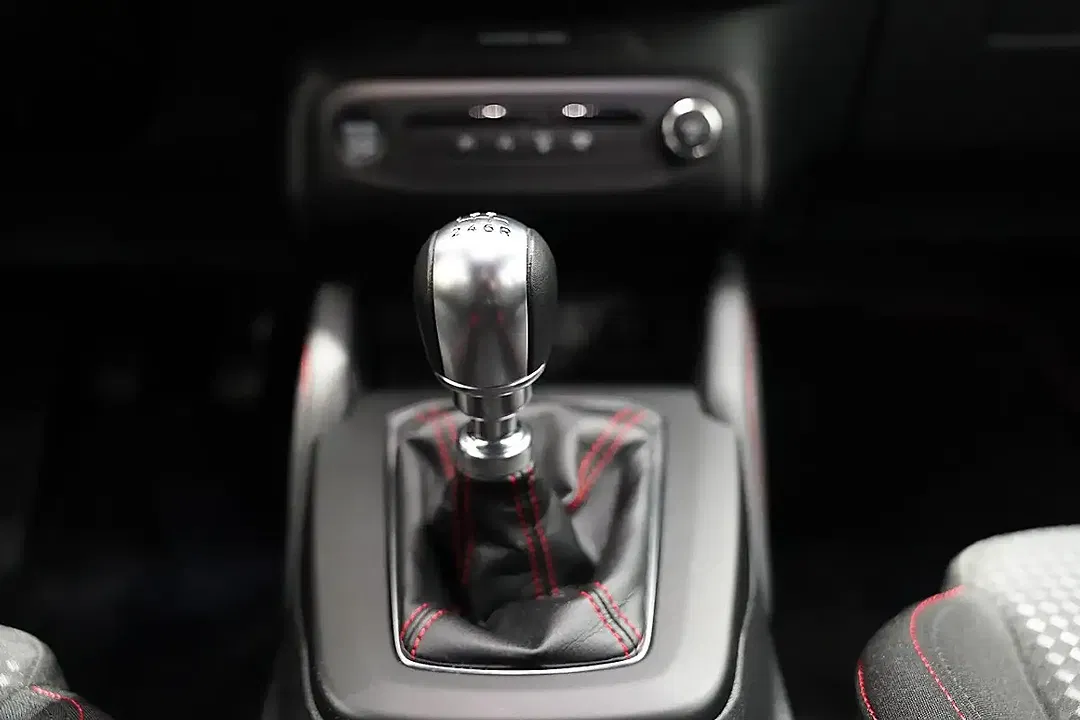 Ford Focus - Thumbnail 9