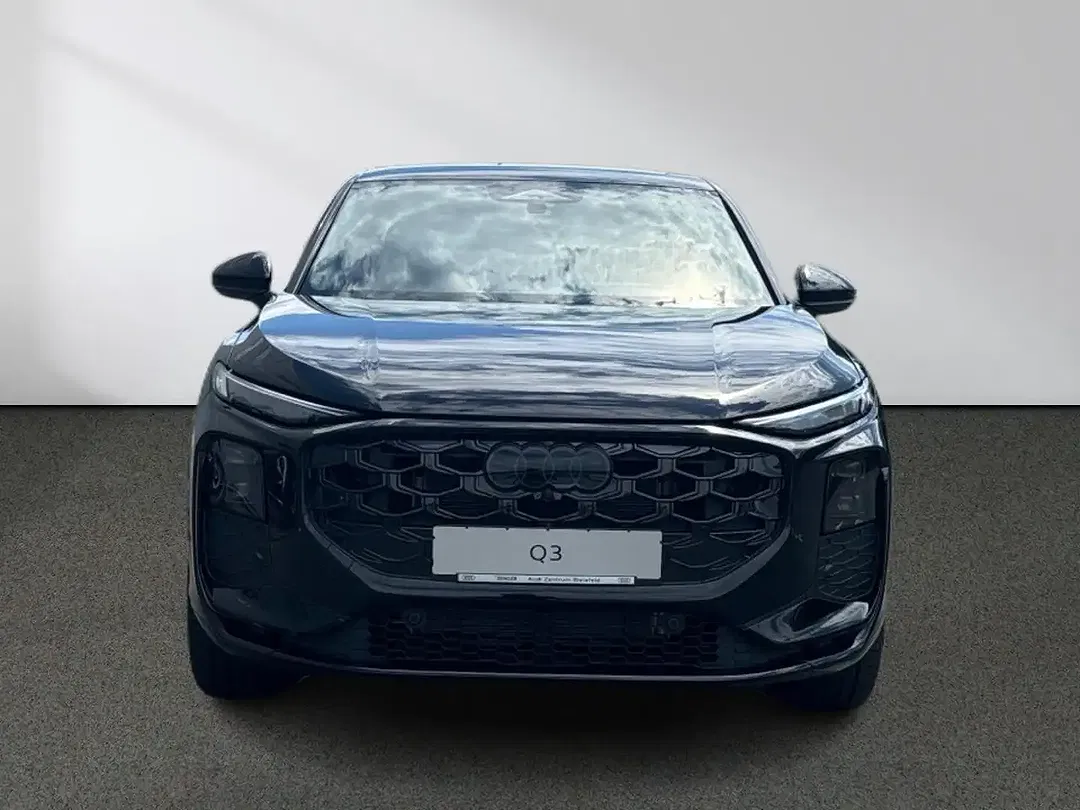 Audi Q3 - Thumbnail 4