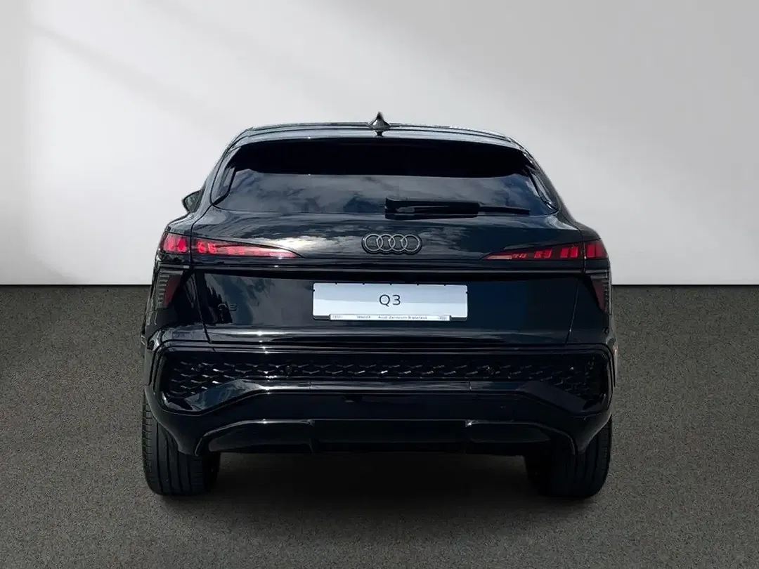Audi Q3 - Thumbnail 5