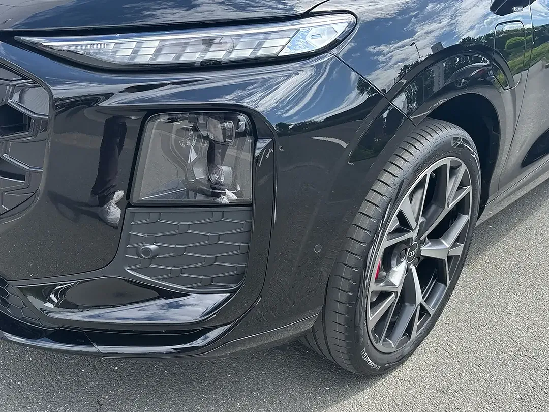 Audi Q3 - Thumbnail 6