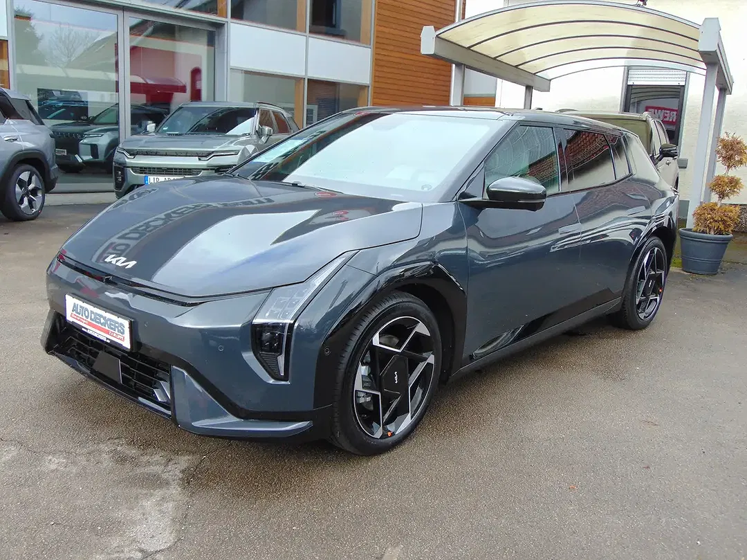 Kia EV4 - Thumbnail 1