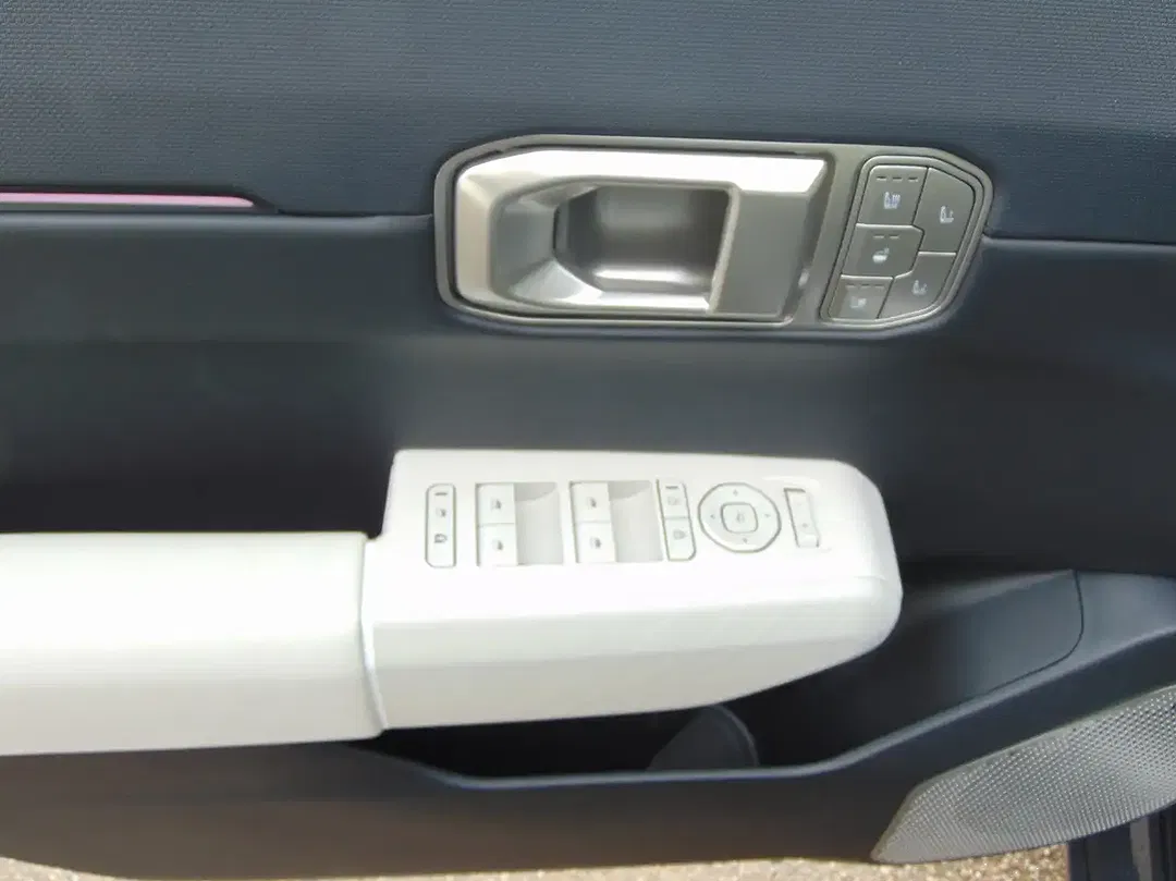 Kia EV4 - Thumbnail 11