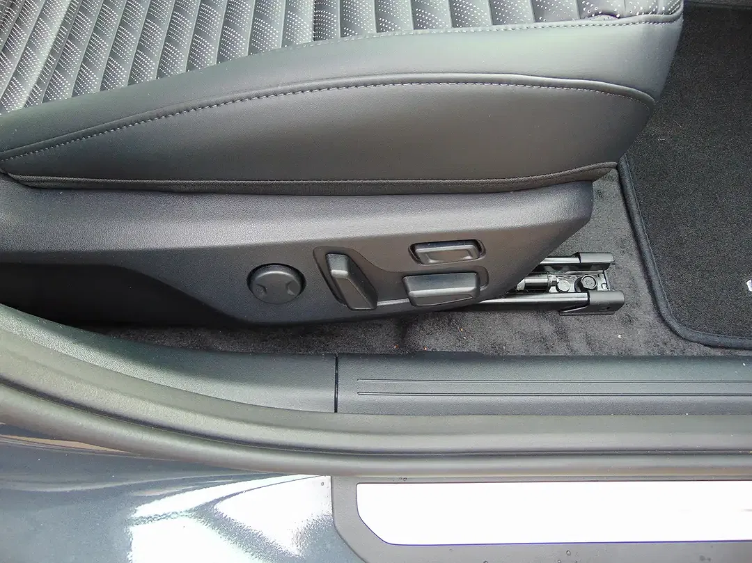 Kia EV4 - Thumbnail 15