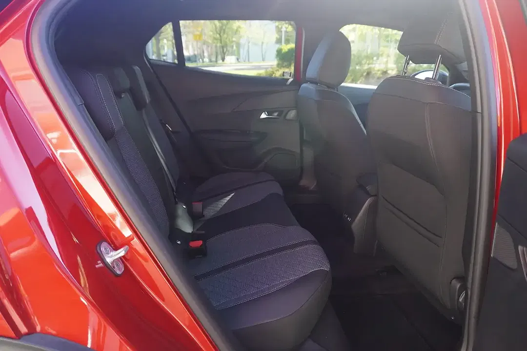 Peugeot 2008 - Thumbnail 10