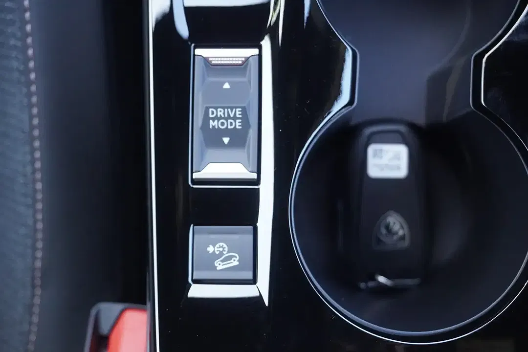 Peugeot 2008 - Thumbnail 13