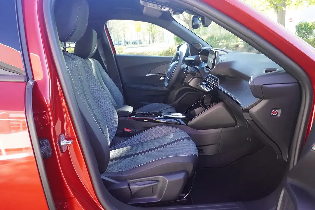 Peugeot 2008 - Thumbnail 8