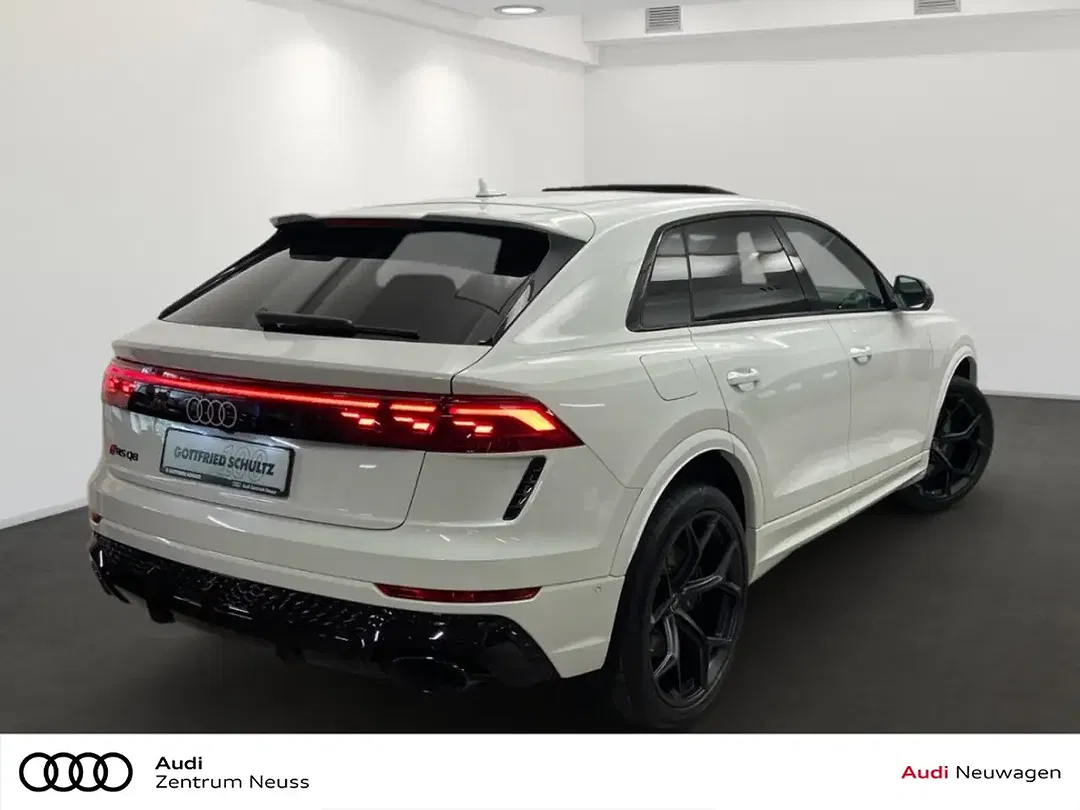 Audi RS Q8 - Thumbnail 4