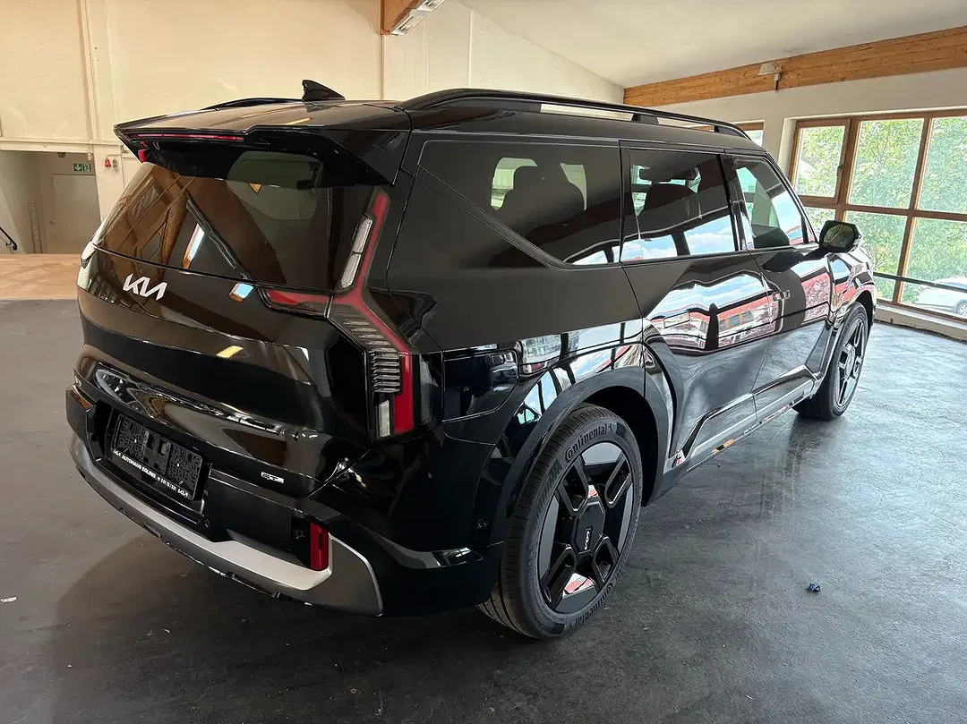 Kia EV9 - Thumbnail 5