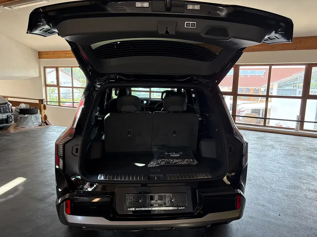 Kia EV9 - Thumbnail 9