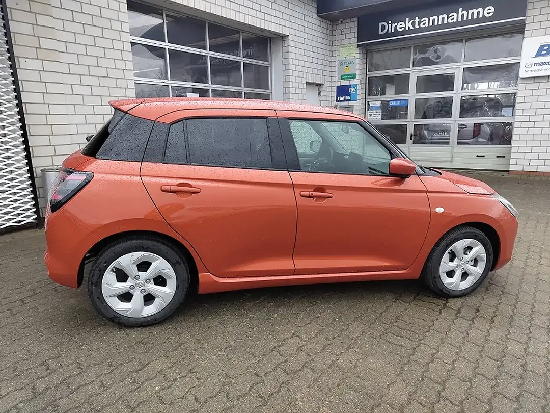Suzuki Swift - Thumbnail 4