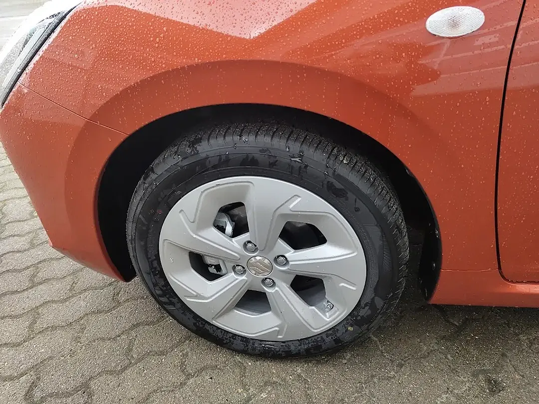 Suzuki Swift - Thumbnail 9