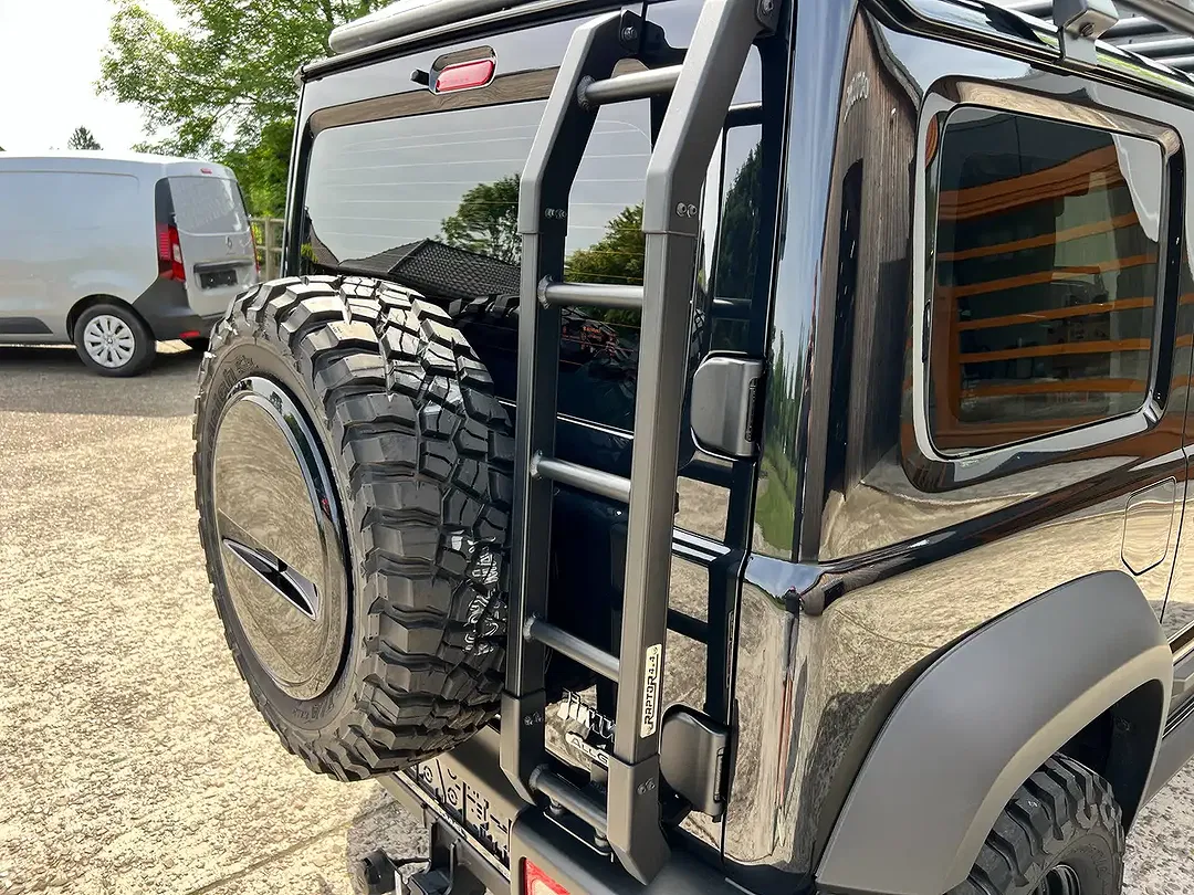 Suzuki Jimny - Thumbnail 19