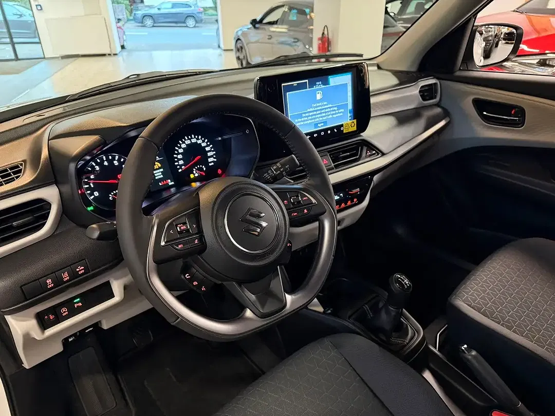 Suzuki Swift - Thumbnail 11