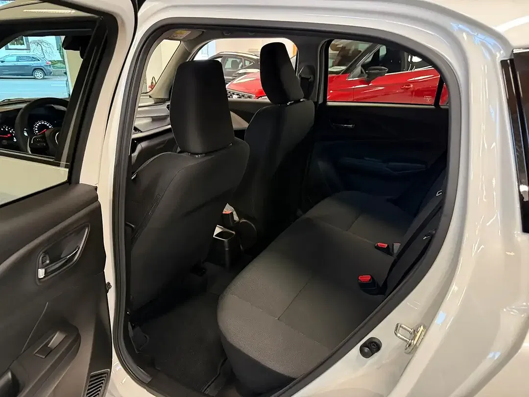 Suzuki Swift - Thumbnail 12