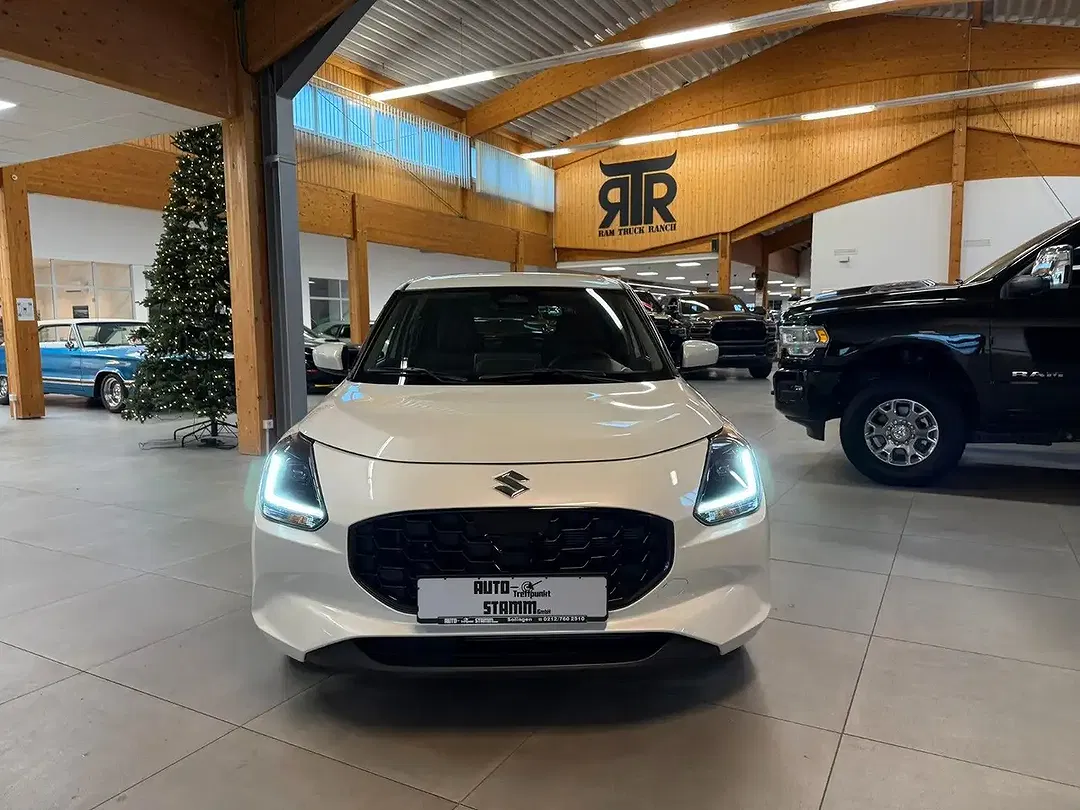 Suzuki Swift - Thumbnail 3