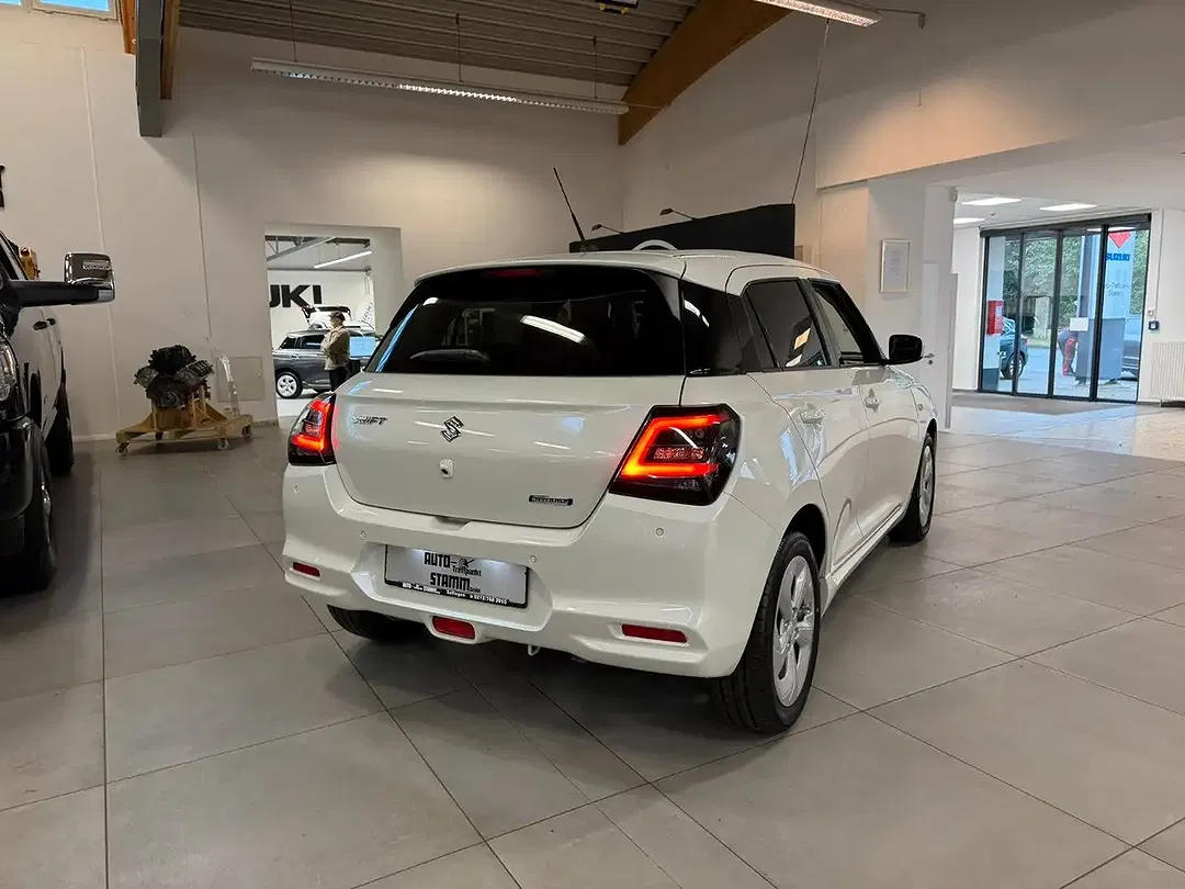 Suzuki Swift - Thumbnail 5