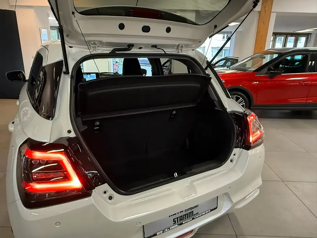 Suzuki Swift - Thumbnail 7