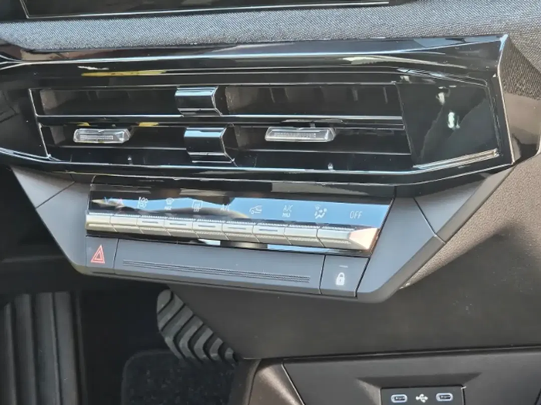 Renault Clio - Thumbnail 10