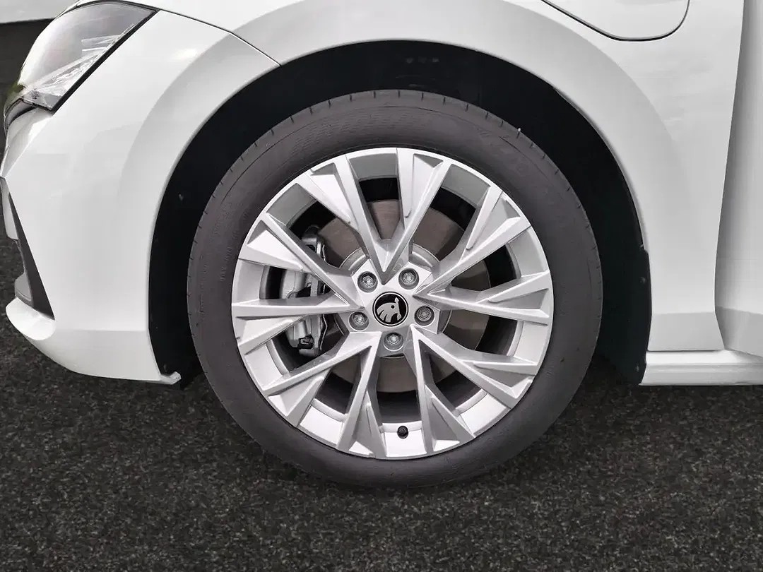 Skoda Superb - Thumbnail 14