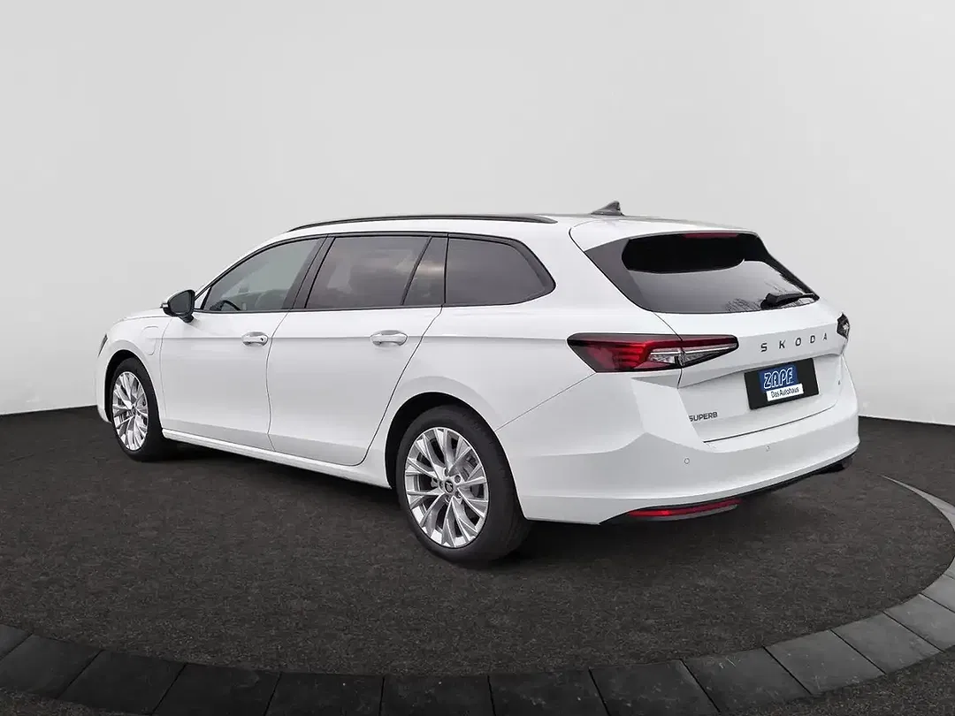 Skoda Superb - Thumbnail 3