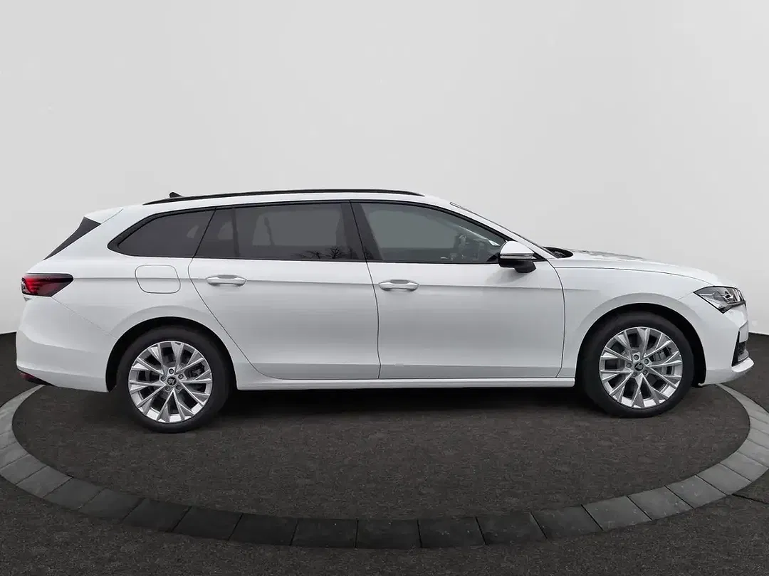 Skoda Superb - Thumbnail 6