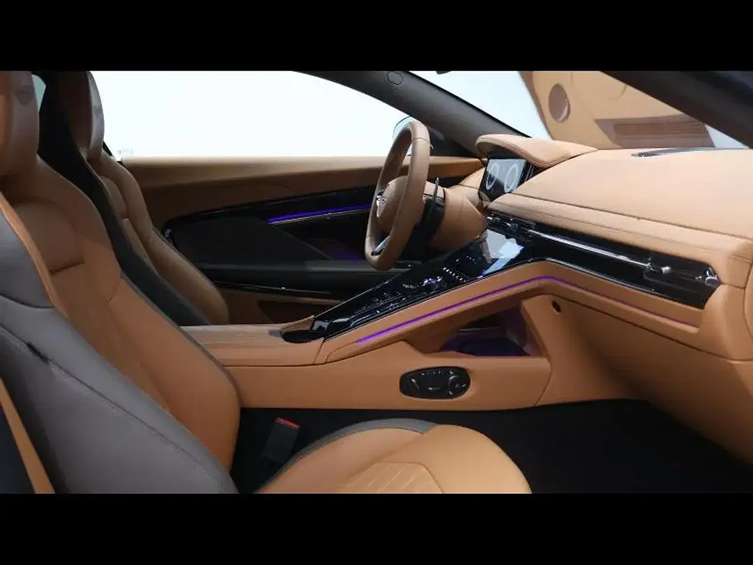 Aston Martin DB12 - Thumbnail 11