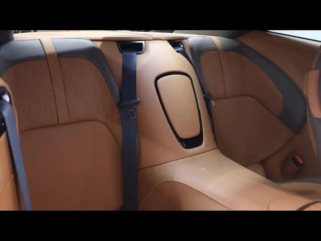 Aston Martin DB12 - Thumbnail 13