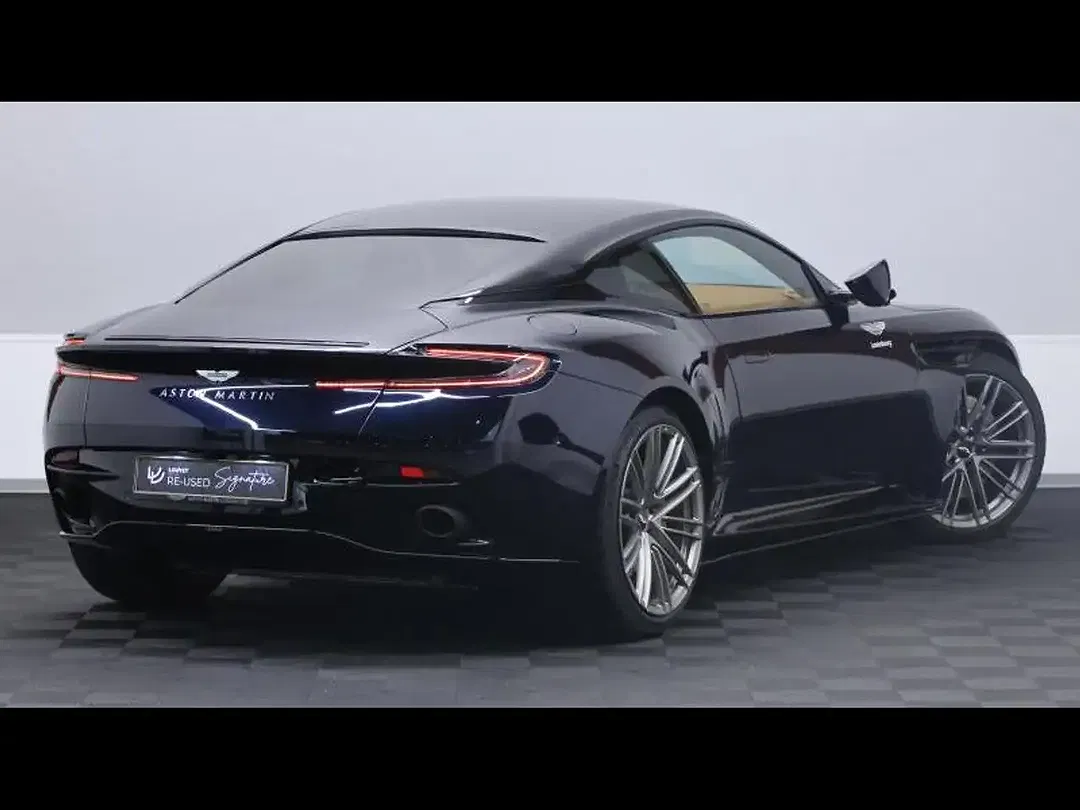 Aston Martin DB12 - Thumbnail 4