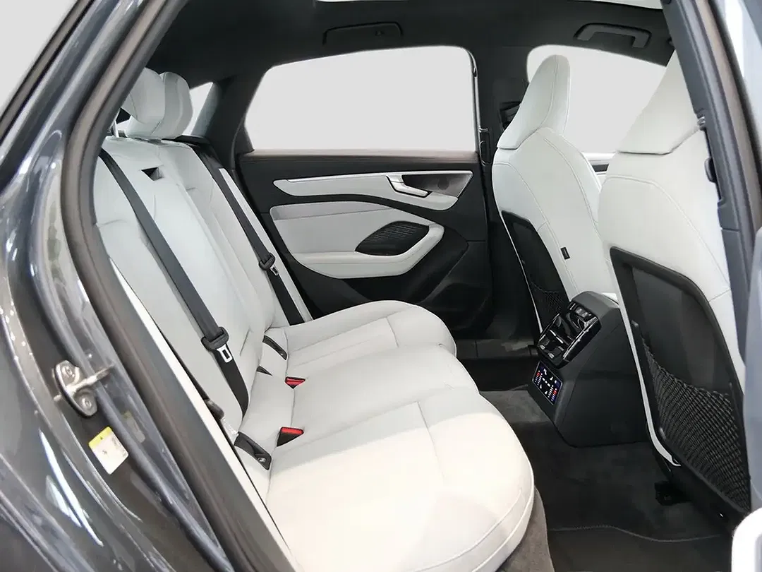 Audi A6 - Thumbnail 11