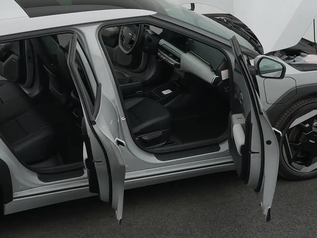 Kia EV4 - Thumbnail 8