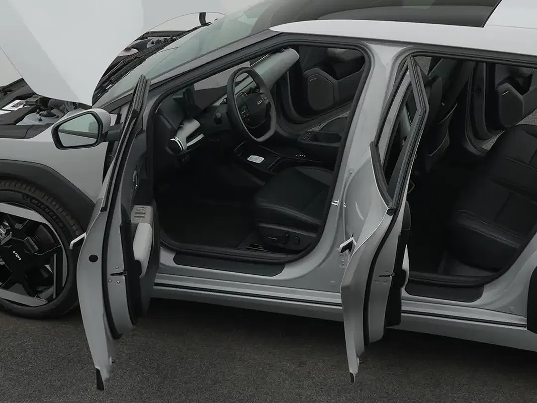 Kia EV4 - Thumbnail 9